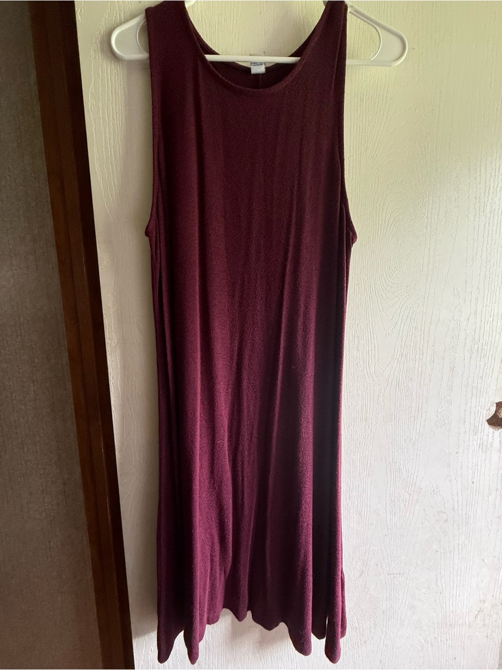 Old Navy Sleeveless Midi Dress in Burgundy